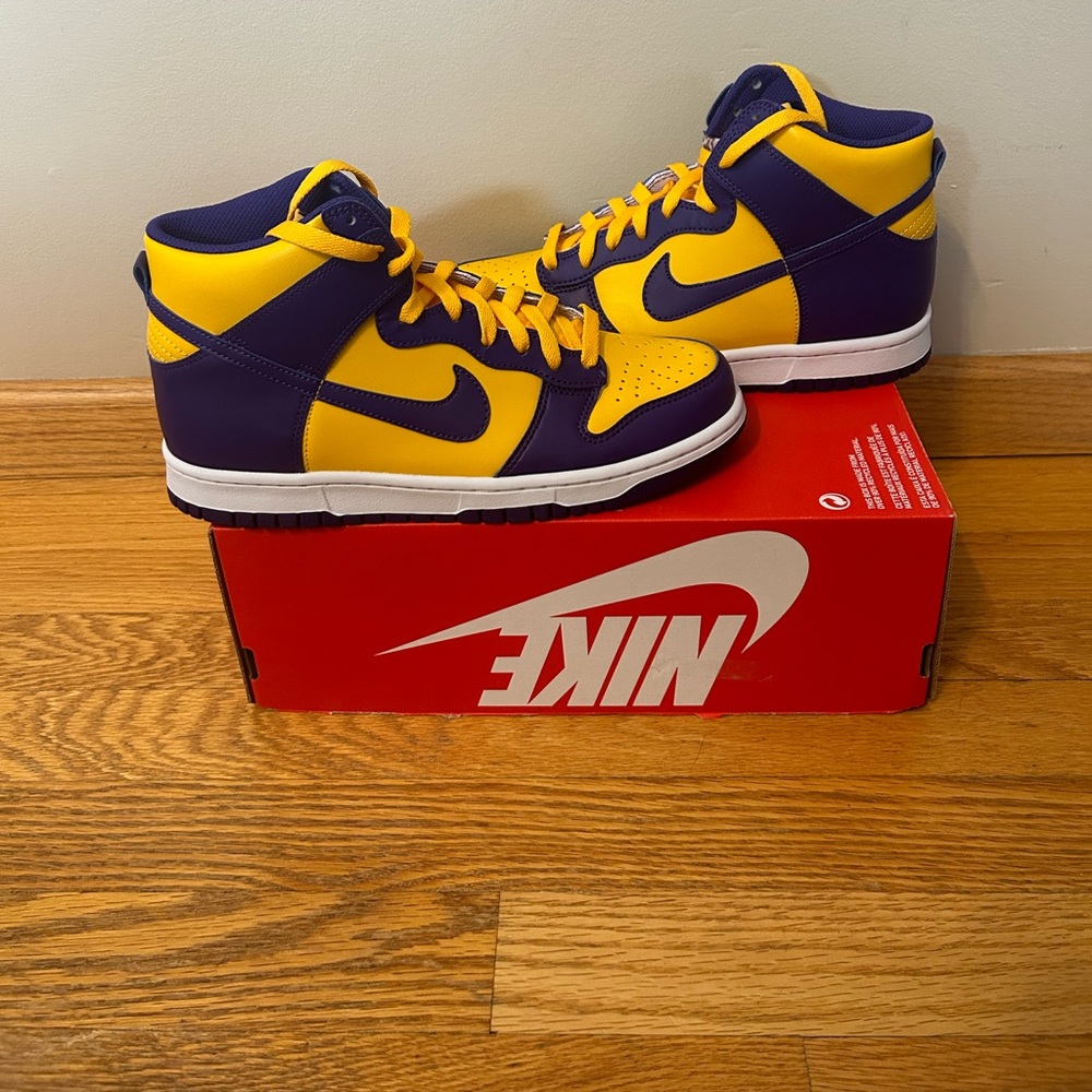 Nike Dunk High GS Size 7Y “Lakers” Sneaker (Women’s 8.5)